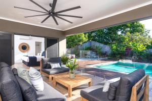 alledaags Druif privaat Paradiso, Port Douglas – Updated 2023 Prices