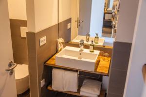 Staycity Aparthotels Leipzig City Centre的一间浴室