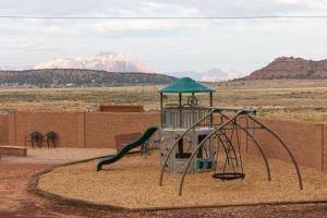 Ο χώρος παιχνιδιού για παιδιά στο Gooseberry Lodges Zion National Park Area