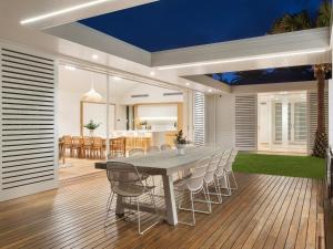 Φωτογραφία από το άλμπουμ του Aroha - beachside luxury home with private pool στο Μπάιρον Μπέι