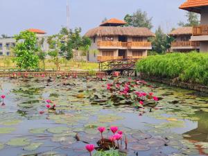 Taman di luar Hotel Sonar Bangla Sundarban