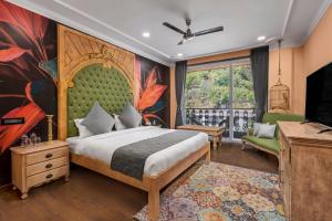Postel nebo postele na pokoji v ubytování The Atman Dharamshala by Leisure Hotels + 37 fotografií