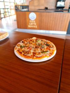 Makanan di atau berdekatan hotel
