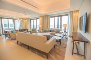 Gallery image of Al Aqah Luxury Apartment w/ Sea Views at Address Residences in Fujairah