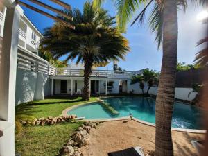Bazén v ubytování STUDIO S at JAN THIEL Curacao nebo v jeho okolí