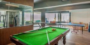 Biliár nebo kulečník v ubytování Hotel Sonar Bangla Taki