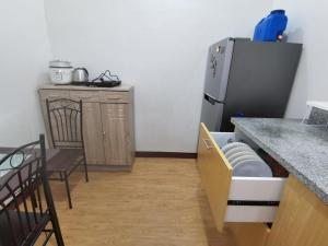 Кухня или мини-кухня в Room in Studio - Mesaverte Residences Afs Suites
