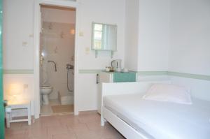 Koupelna v ubytování Aegli Rooms