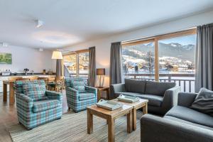 A seating area at Oasis Les Portes du Soleil Mountain Resort