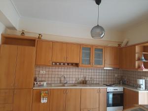 A kitchen or kitchenette at Lovely house