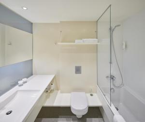 Um banheiro em Holiday Inn Vilnius by IHG