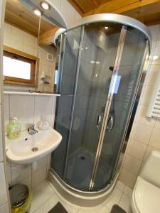 Kúpeľňa v ubytovaní Domki Camping Harenda