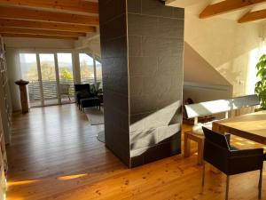 Photo de la galerie de l'établissement Ferienwohnung Nussbaum-Nest, à Hausen 22 autres photos