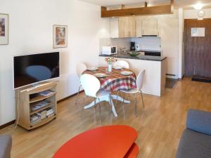 Gallery image of Apartment Victoria A-B-C-2 by Interhome in Crans-Montana