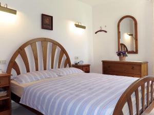 מיטה או מיטות בחדר ב-Holiday Home Lucas - CPI155 by Interhome