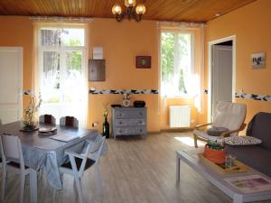 BégadanにあるHoliday Home L'Estuaire - AQB110 by Interhomeのギャラリーの写真