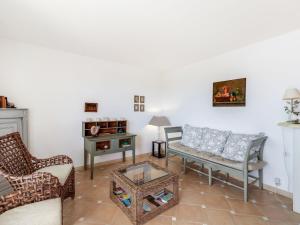 La RouviereにあるApartment Domaine de Roquebrune by Interhomeのギャラリーの写真