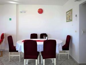 Posedenie v ubytovaní Apartment Branka by Interhome