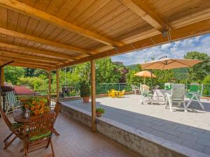 Balkón nebo terasa v ubytování Holiday Home Il Frantoio by Interhome
