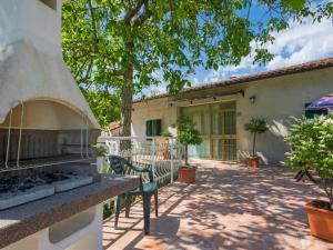 Balkón nebo terasa v ubytování Holiday Home Il Frantoio by Interhome