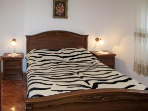 Postel nebo postele na pokoji v ubytování Apartment Vukelic-2 by Interhome