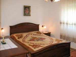 Postel nebo postele na pokoji v ubytování Apartment Vukelic-2 by Interhome