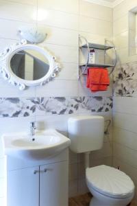 Koupelna v ubytování Holiday Home San Martino II by Interhome + 25 fotografií