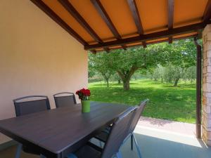 Zahrada ubytování Holiday Home Licia by Interhome