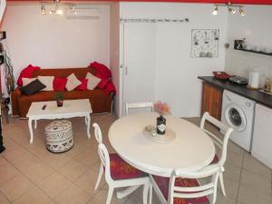 Kuchyňa alebo kuchynka v ubytovaní Holiday Home Gojko by Interhome