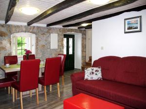 Χώρος καθιστικού στο Holiday Home Matea by Interhome