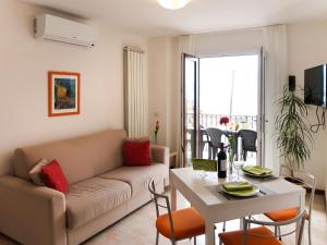 Χώρος καθιστικού στο Apartment Viola-1 by Interhome