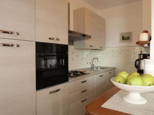 Köök või kööginurk majutusasutuses Apartment Gialla by Interhome