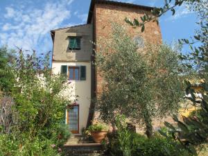 Castelnuovo D'elsaにあるHoliday Home Torre di Meo by Interhomeの外見