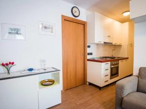 Kuchyň nebo kuchyňský kout v ubytování Apartment Sergio by Interhome + 16 fotografií