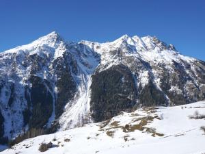 A general mountain view or a mountain view taken from the holiday home
