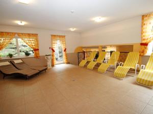 Część wypoczynkowa w obiekcie Apartment Falkner-1 by Interhome