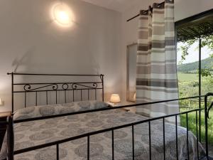 Posteľ alebo postele v izbe v ubytovaní Apartment Le Sodole - Papavero by Interhome