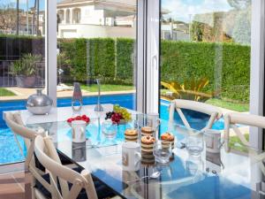 Swimmingpoolen hos eller tæt på Holiday Home Amsterdam by Interhome