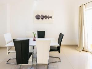 Posedenie v ubytovaní Apartment Villa 2 Pools-5 by Interhome