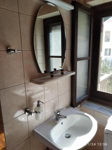 A bathroom at Stefanos
