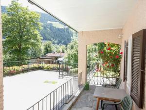 Balkon atau teras di Apartment Monte Grau Top 5 by Interhome