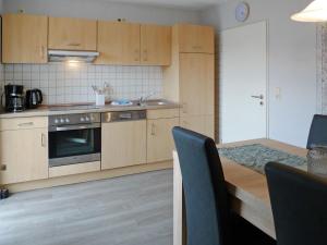 Dapur atau dapur kecil di Apartment Alina by Interhome