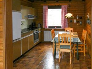 Küche/Küchenzeile in der Unterkunft Apartment Am Hohen Bogen-23 by Interhome