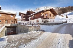 Gallery image of Chalet Betty Appartamento Sgembro in Livigno