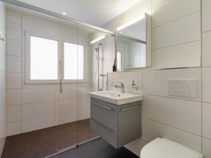 Koupelna v ubytování Apartment Verena by Interhome