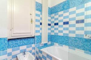 Foto dalla galleria di Recco apartment with view and pool a Recco