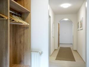 Zdjęcie z galerii obiektu Apartment Schwarzwald 6 OG by Interhome w mieście Radenthein