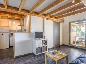 Kuchyň nebo kuchyňský kout v ubytování Apartment La Gaillarde-15 by Interhome + 27 fotografií