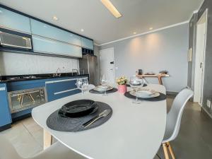 Een keuken of kitchenette bij Multihouse - Moderno Apartamento no Brooklin III