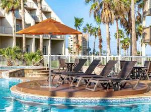 Bazén v ubytování Bahia Mar Solare Tower 6th floor Oceanview Condo 3bd 3ba w Pools nebo v jeho okolí